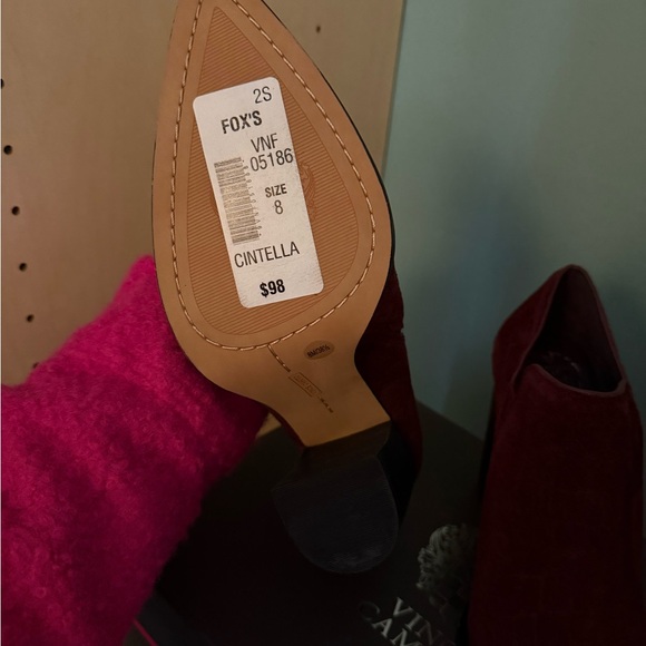 Vince Camuto Women's Burgundy Suede Shoes - Picture 3 of 3